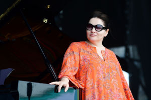 Оперная певица Хибла Герзмава во время подготовки к выступлению на фестивале Koktebel Jazz Party в Коктебеле