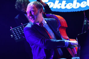 Пианист Яков Окунь выступает на Международном музыкальном фестивале Koktebel Jazz Party - 2020 в Крыму